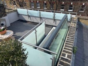 Rooftop terrace glass balustrade - Elephant and castle, London