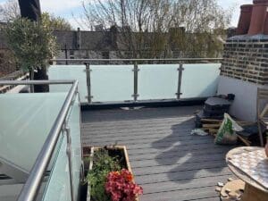 Rooftop terrace glass balustrade - Elephant and castle, London